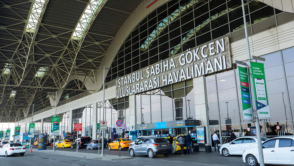 Private Sabiha Gökcen Airport (SAW) Transfer with Luxury Van